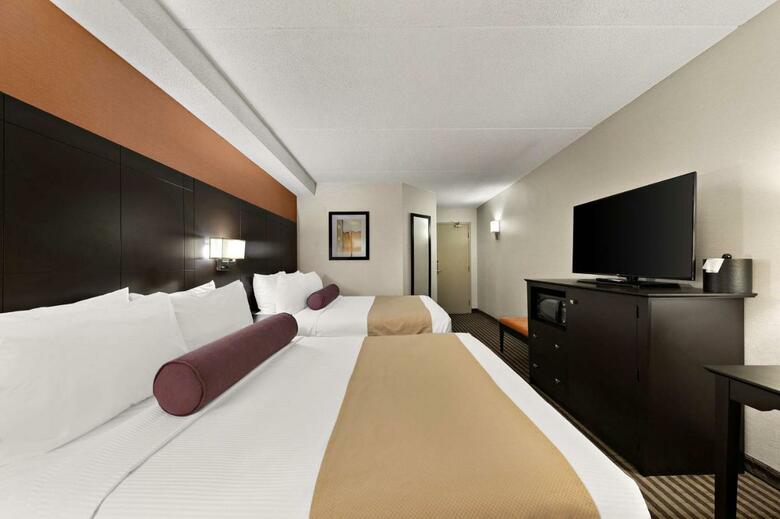Best Western Plus Toronto North York Hotel & Suites
