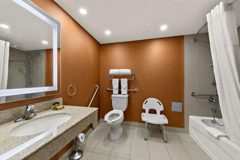 Best Western Plus Toronto North York Hotel & Suites