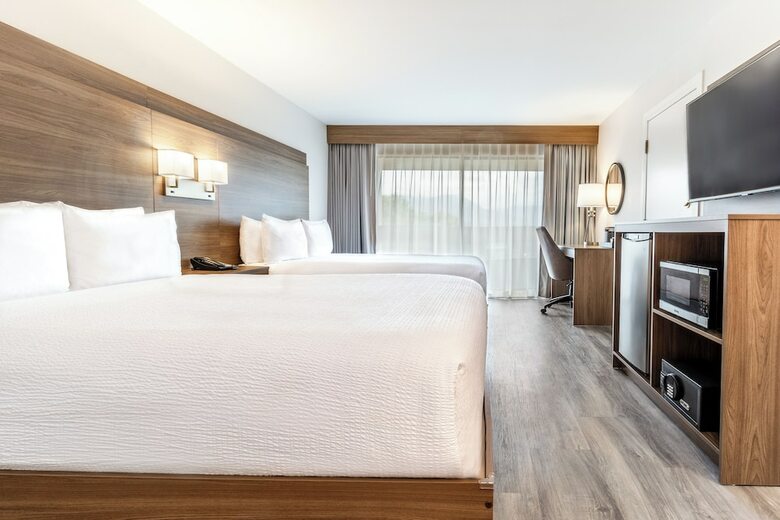 Atrium Hotel Vancouver