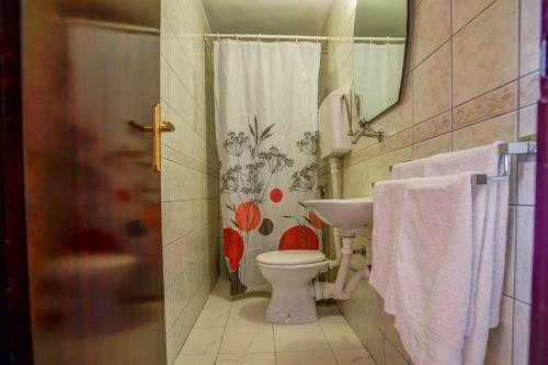 Hostal Private Accommodation Kubura