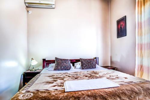 Hostal Private Accommodation Kubura