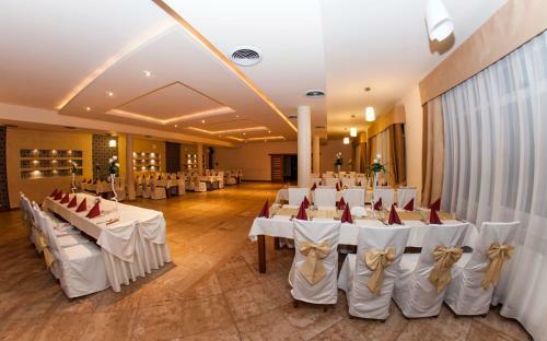 Marand Hotel I Restauracja