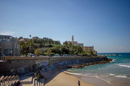 Overstay-tlv Backpackers Hostel