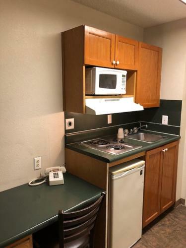 Hotel Crestwood Suites Nashville-madison