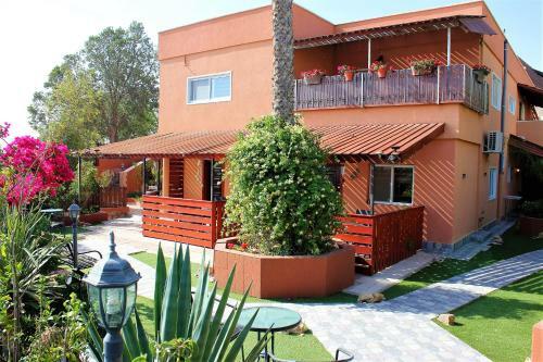 Hostal Dead Sea Club Guest House