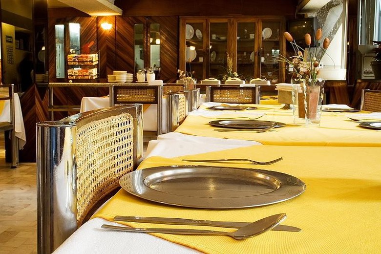 Hotel Universo