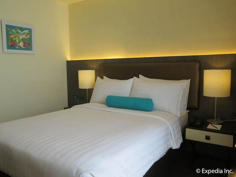 Hotel Home Crest Residences