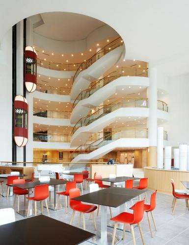 Hotel Hanwha Resort Sanjeong Lake
