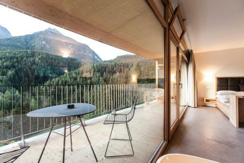 Hotel Arnica Scuol