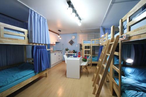 Hostal Han River Guesthouse In Seoul
