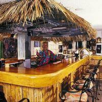 Hotel Doctors Cave Beach
