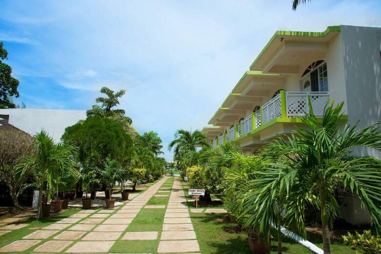 Hotel Fun Holiday Beach Resort
