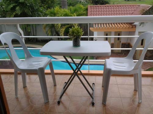 Bed & Breakfast Sir Nico Guesthouse And Resort