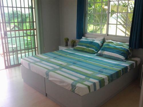 Bed & Breakfast Sir Nico Guesthouse And Resort
