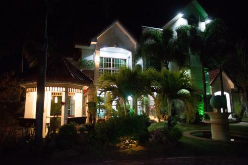 Bed & Breakfast Sir Nico Guesthouse And Resort