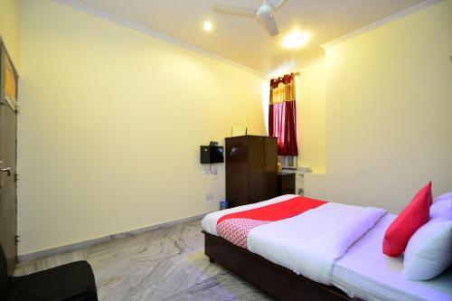 Oyo Flagship 24936 Hotel C-9