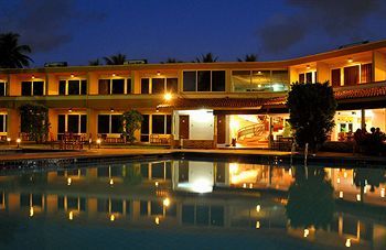 Hotel Palm Village
