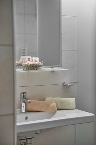 Hostal Hotel Garni Sch�nblick