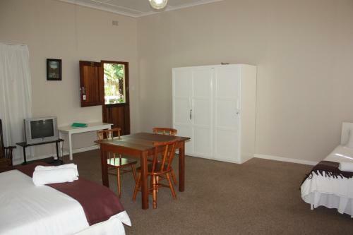 Hostal Karoopark Guest House