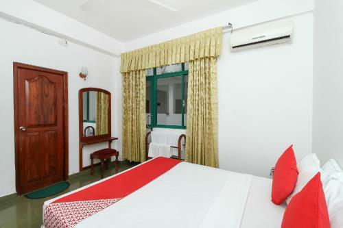 Night Station Hotel