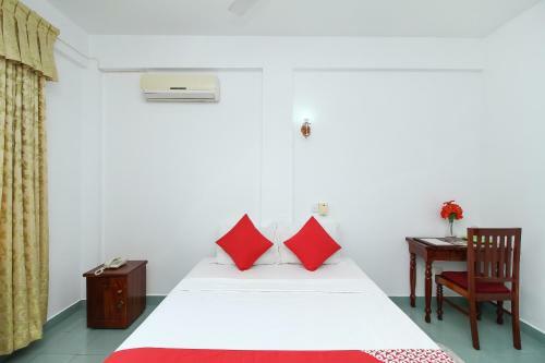 Night Station Hotel