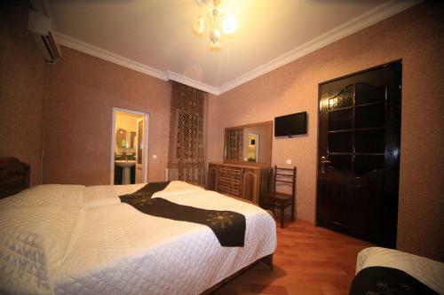 Hostal Edelveis Guest House