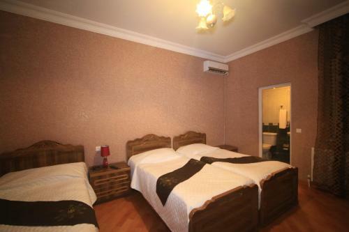 Hostal Edelveis Guest House