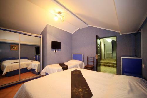 Hostal Edelveis Guest House