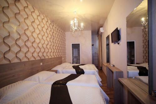 Hostal Edelveis Guest House