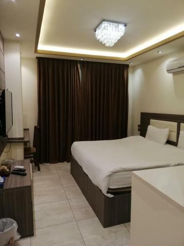 Seven Days Hotel