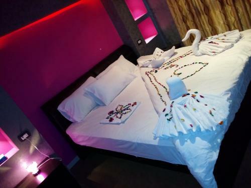 Seven Days Hotel