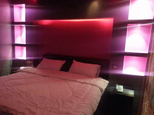 Seven Days Hotel