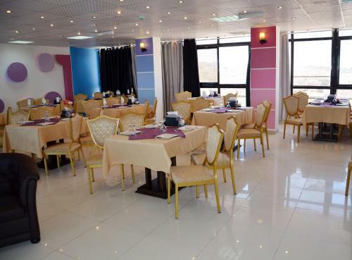 Seven Days Hotel