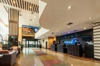Pinnacle Lumpinee Hotel & Spa