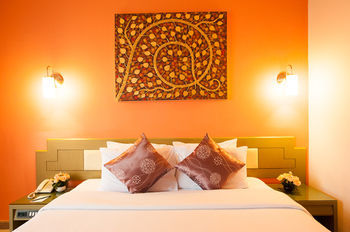 Pinnacle Lumpinee Hotel & Spa