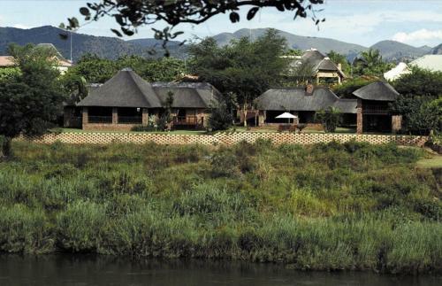 Villa Khandizwe River Lodge