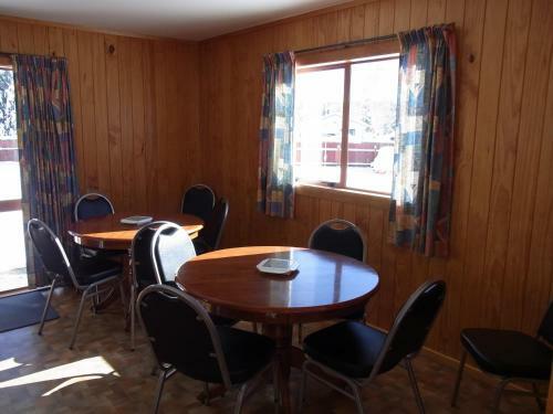 Ossies Motels And Chalets