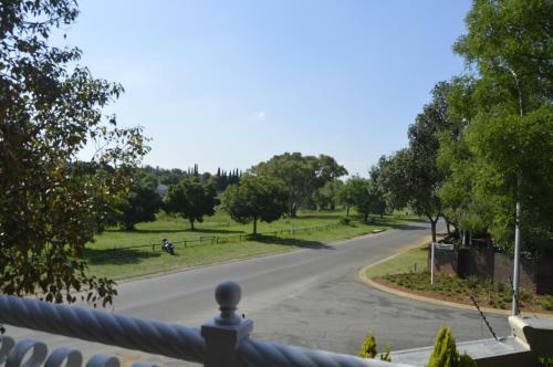 Hostal Lakeview Guest House