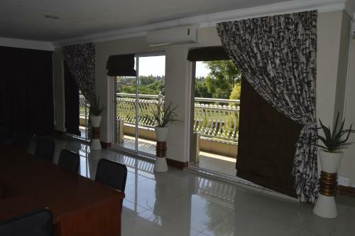 Hostal Lakeview Guest House