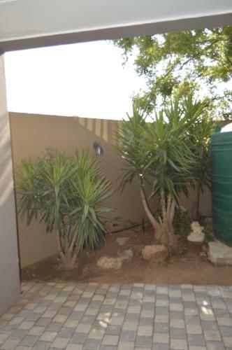 Hostal Lakeview Guest House