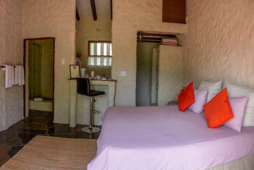 Hostal By Bush Telegraph Lodge