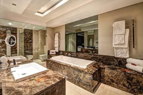 Royal Marang Hotel