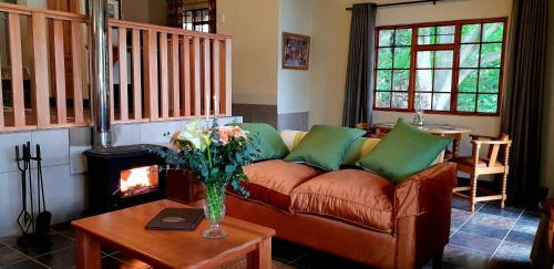 Hotel Lake Naverone Holiday Cottages