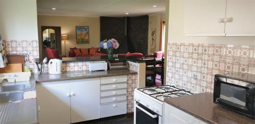 Hotel Lake Naverone Holiday Cottages