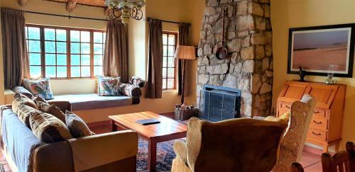 Hotel Lake Naverone Holiday Cottages