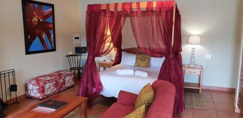 Hotel Lake Naverone Holiday Cottages