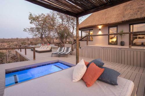 Royal Madikwe Luxury Safari Lodge