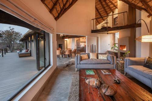 Royal Madikwe Luxury Safari Lodge