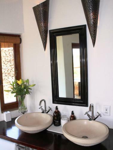Royal Madikwe Luxury Safari Lodge