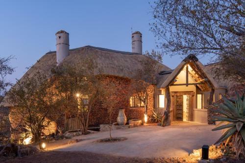 Royal Madikwe Luxury Safari Lodge